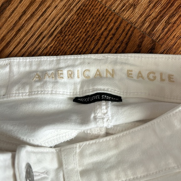 NWOT. White jegging from American Eagle. Size 2 regular 26W. - Picture 3 of 4